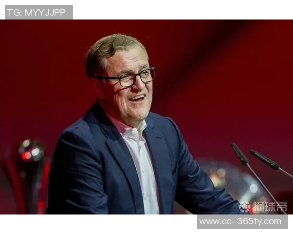 拜仁高层澄清巴萨未拖欠莱万多夫斯基转会费的传闻