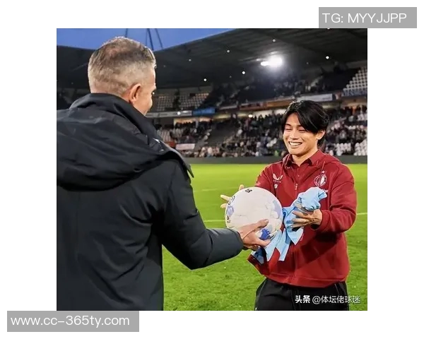 范佩西赛后幽默点评上田绮世进球频繁令人印象深刻