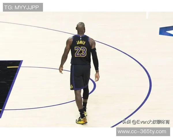 湖人尽管失误频频三分不佳却凭借进攻篮板拼搏奋战