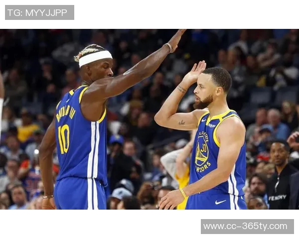 戴尔库里调侃巴特勒演技夸张引发裁判关注的幽默时刻 戴尔库里调侃巴特勒演技夸张引发裁判关注的幽默时刻